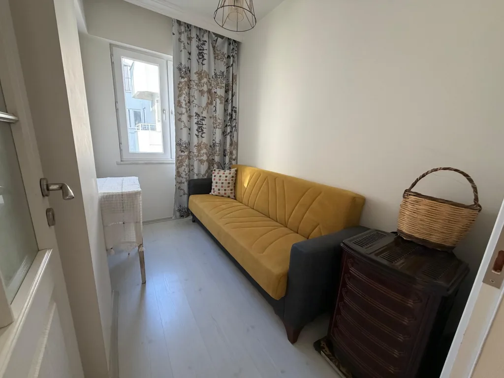 AKÇAYIN MERKEZİNDE EŞYALI MASRAFSIZ 3+1 DAİRE - Görsel 4