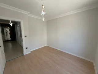 ALTINKUMDA CADDE ÜZERİNDE GÖZ DOLDURAN 2+1 DAİRE - Görsel 20
