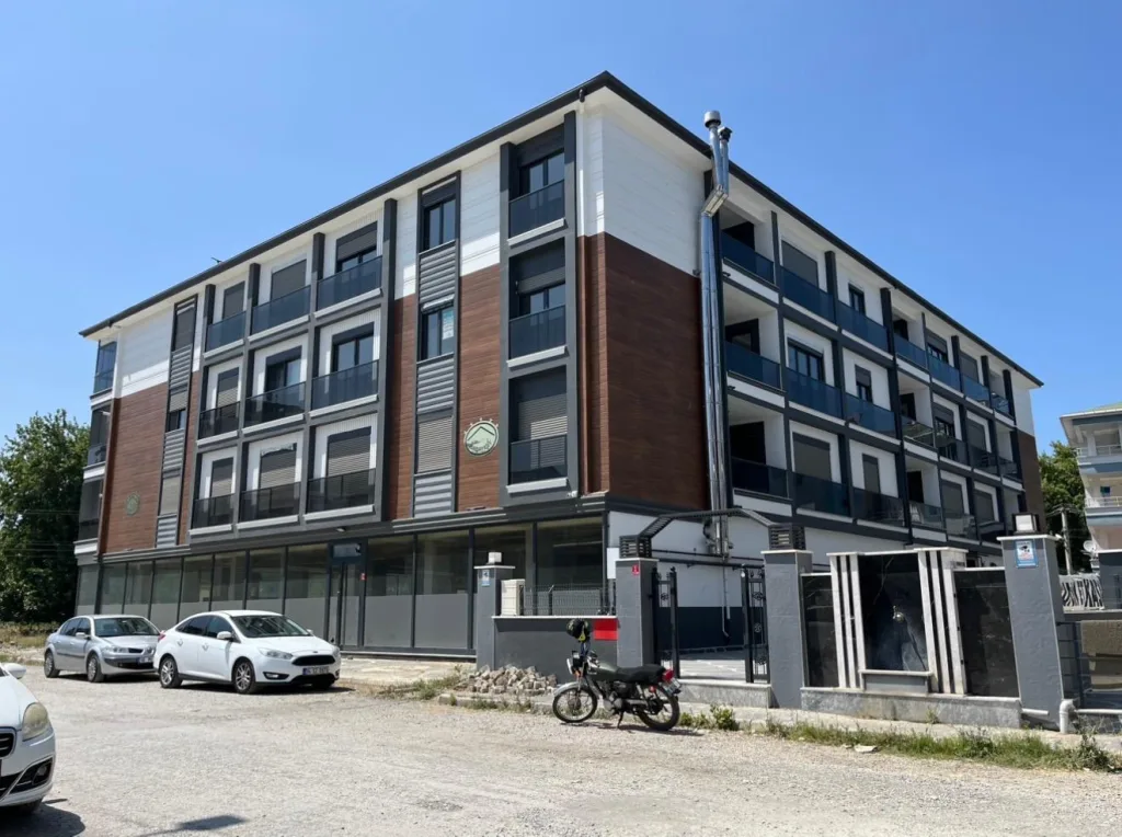 AKÇAY ALTINKUMDA 3 ODA 1 SALON AYRI MUTFAK ULTRA LÜX DAİRE - Görsel 2