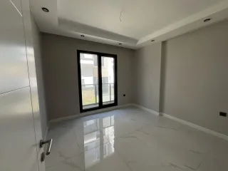 GÜRE AKÇAY ARASINDA 2+1 AYRI MUTFAK ULTRA LÜX SİTE İÇERİSİNDE HAVUZ CEPHELİ DAİRE - Görsel 23