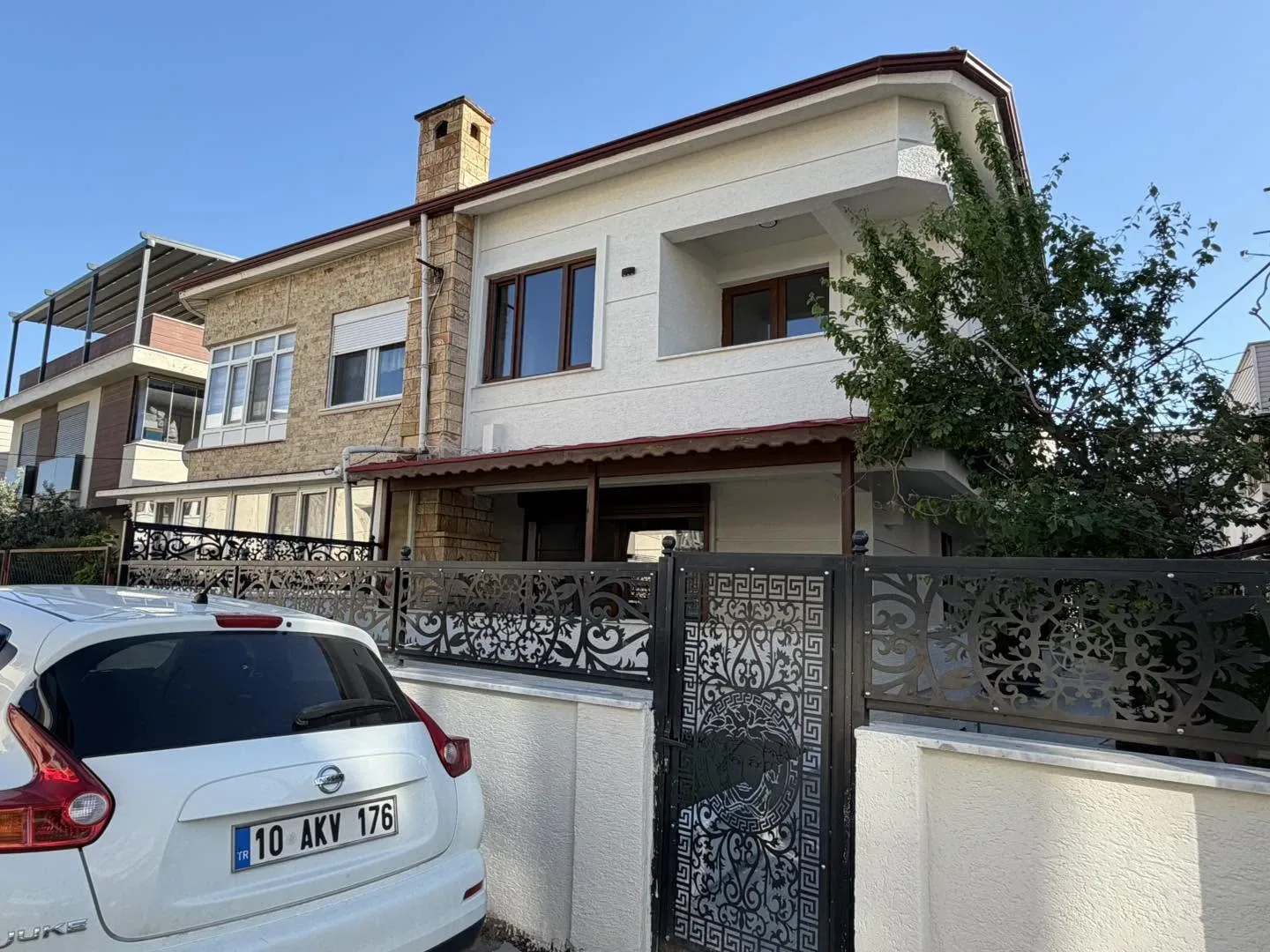 AKÇAY SAHİLİNDE DENİZE KOMŞU ve DEKORASYONUYLA GÖZ BOYAYAN 3+1 MUHTEŞEM VİLLA - Görsel 4