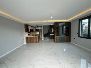 GÜRE KAVURMACILAR YOLUNDA DAĞ VE DENİZ MANZARALI 3+1 LÜX TRİPLEX VİLLA - Görsel 37