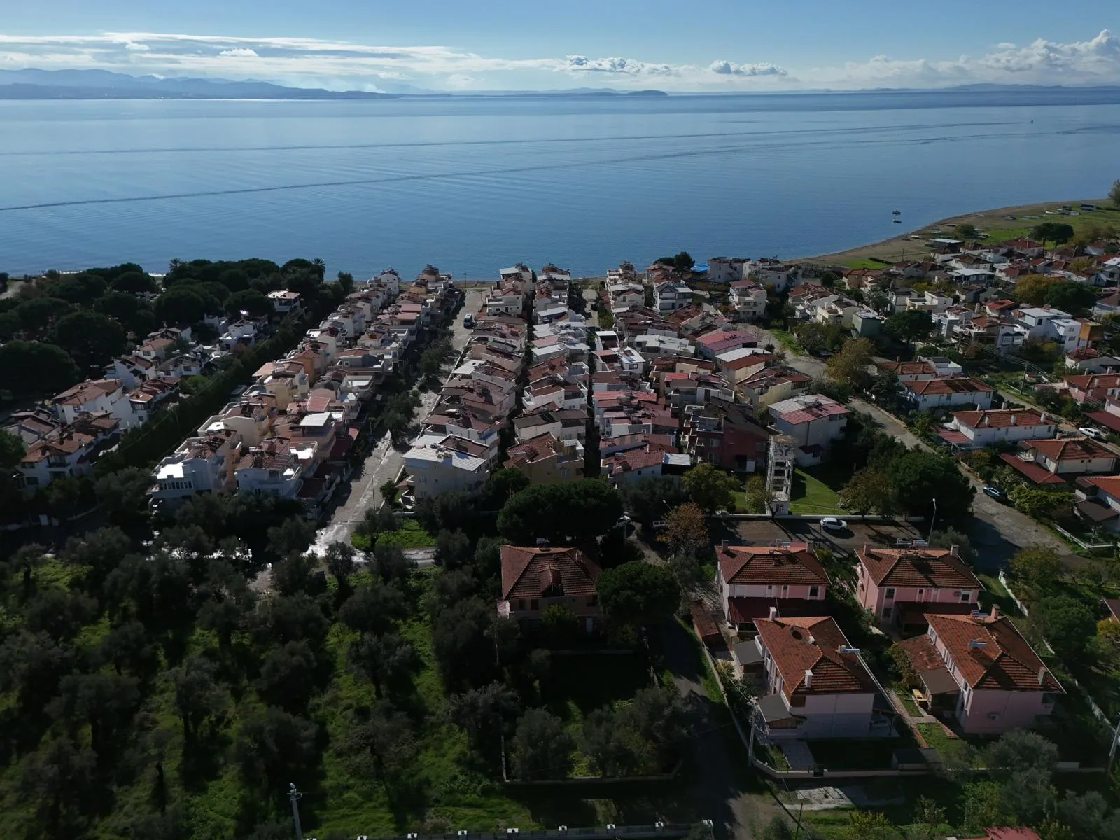 GÜRE HAVACILAR MEVKİ ÇOK GENİŞ DENİZE 100 METRE VİLLA - Görsel 3