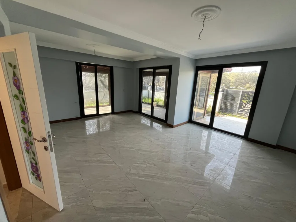 GÜRE İSKELE SAHİLİNDE BİRİNCİ MİGROSUN KÖŞESİNDE MÜSTAKİL TRİPLEX VİLLA - Görsel 4