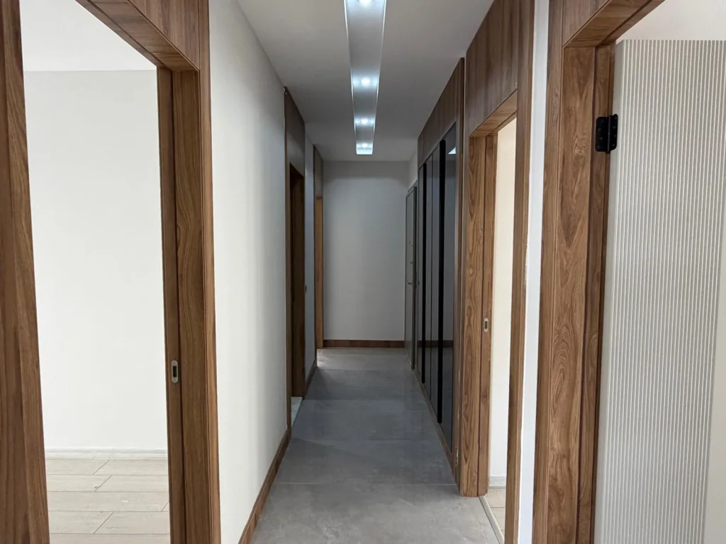 ALTINKUMDA DENİZE ÇOK YAKIN 3+1 CADDE ÜSTÜ 0 DAİRE - Görsel 4