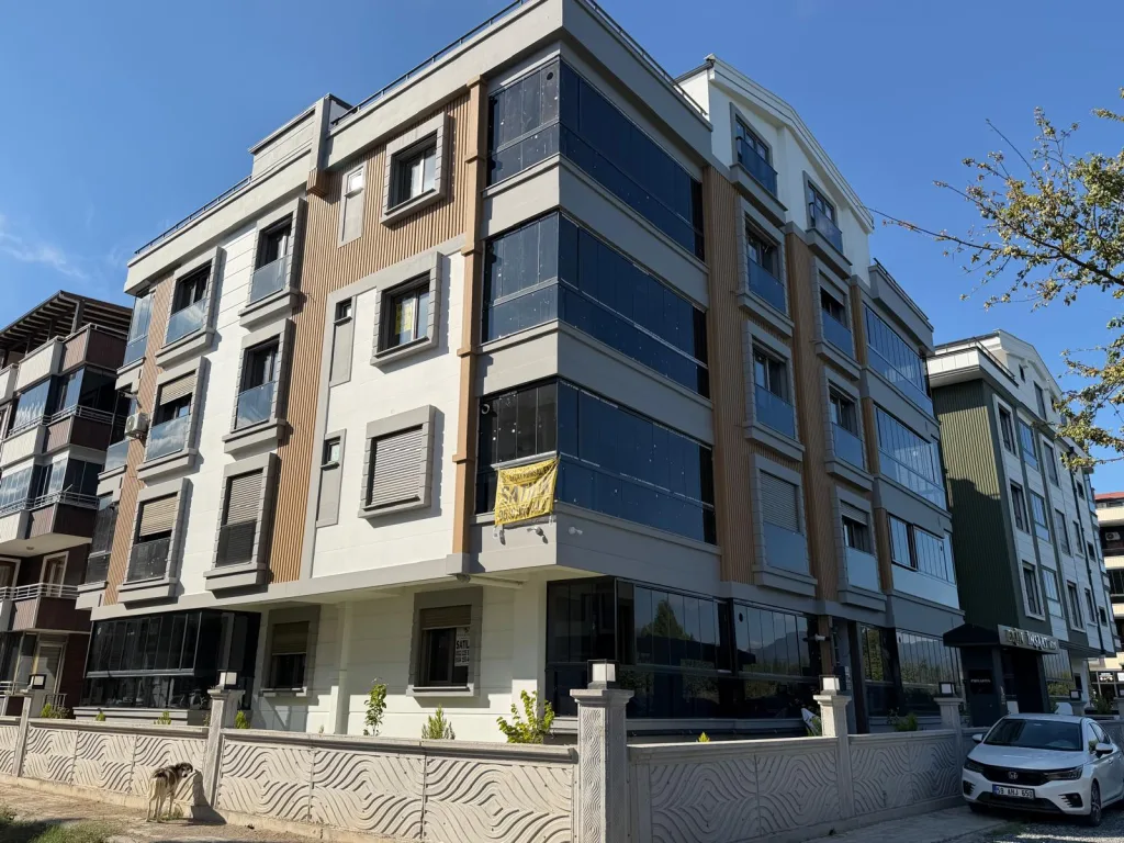 ALTINKUMDA YEŞİLLİKLERE BAKAN LÜKS VE GENİŞ DUBLEKS - Görsel 2