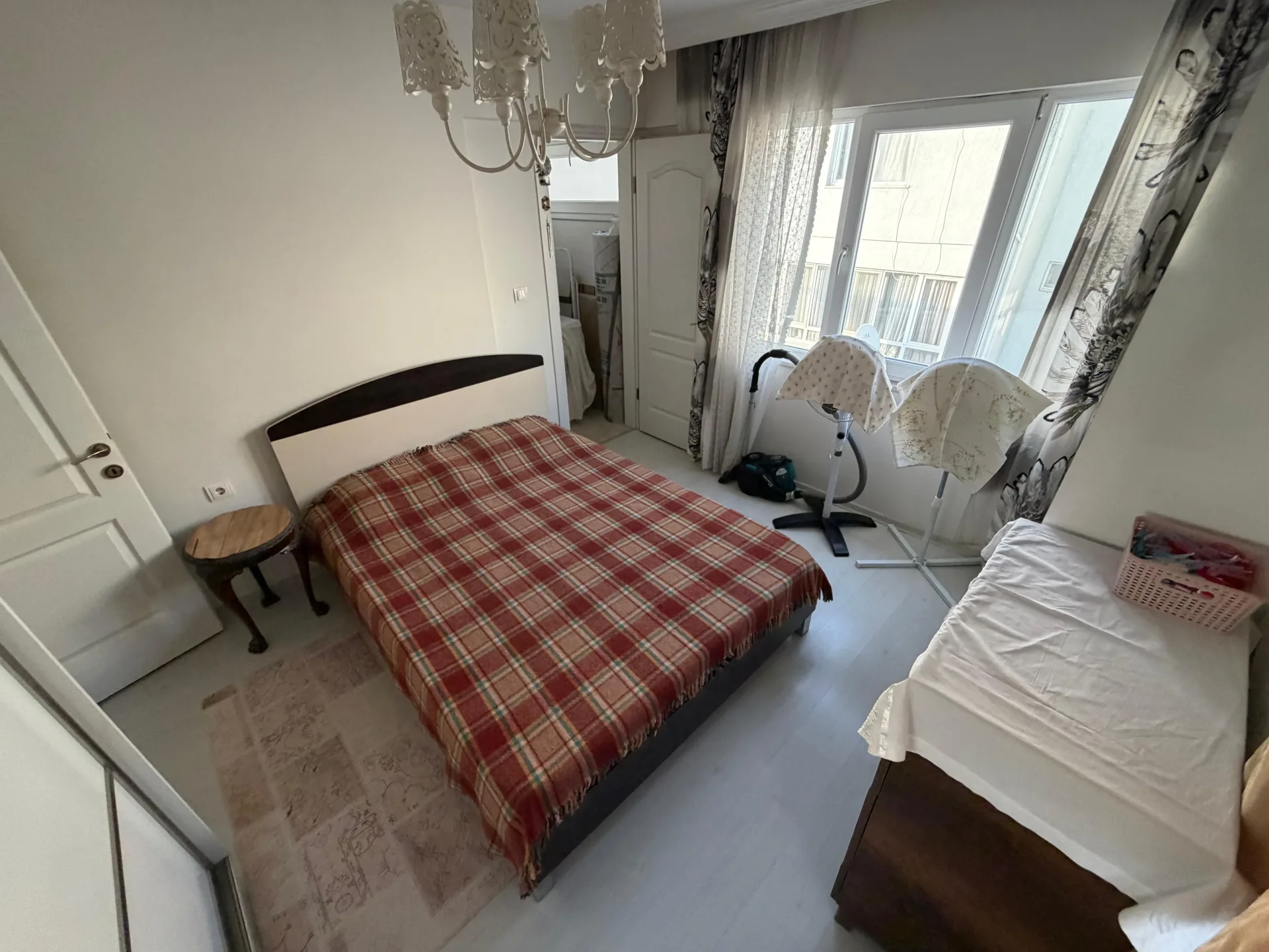 AKÇAYIN MERKEZİNDE EŞYALI MASRAFSIZ 3+1 DAİRE - Görsel 13