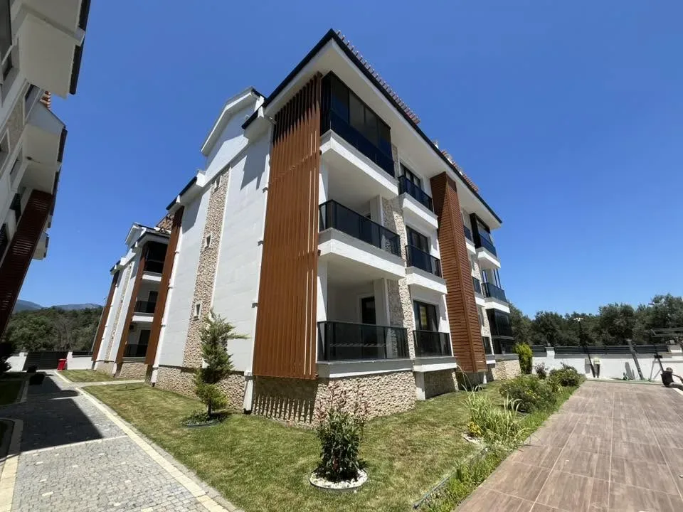 GÜRE AKÇAY ARASINDA 2+1 AYRI MUTFAK ULTRA LÜX SİTE İÇERİSİNDE HAVUZ CEPHELİ DAİRE - Görsel 4