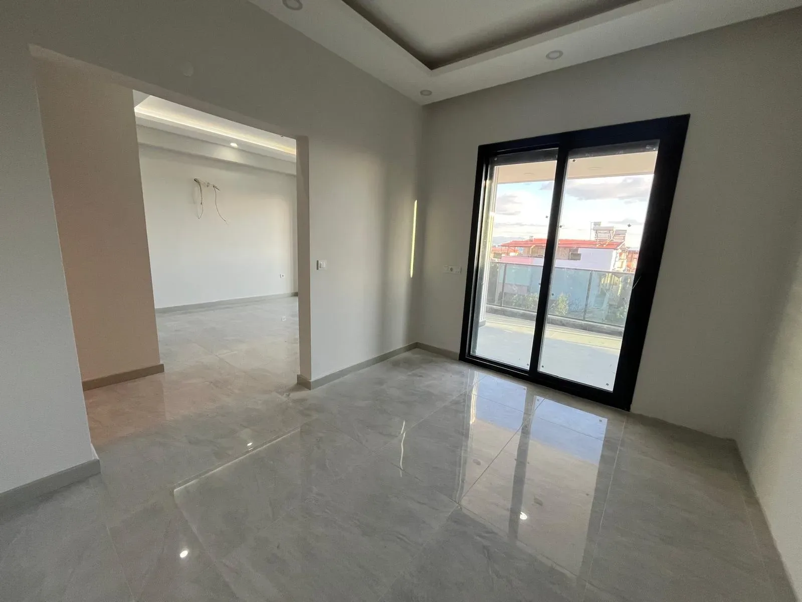 GÜRE SAHİLİNDE TAM MÜSTAKİL SAUNALI FOURLEX DENİZ MANZARALI KAPALI GARAJLI ULTRA LÜX VİLLA - Görsel 21