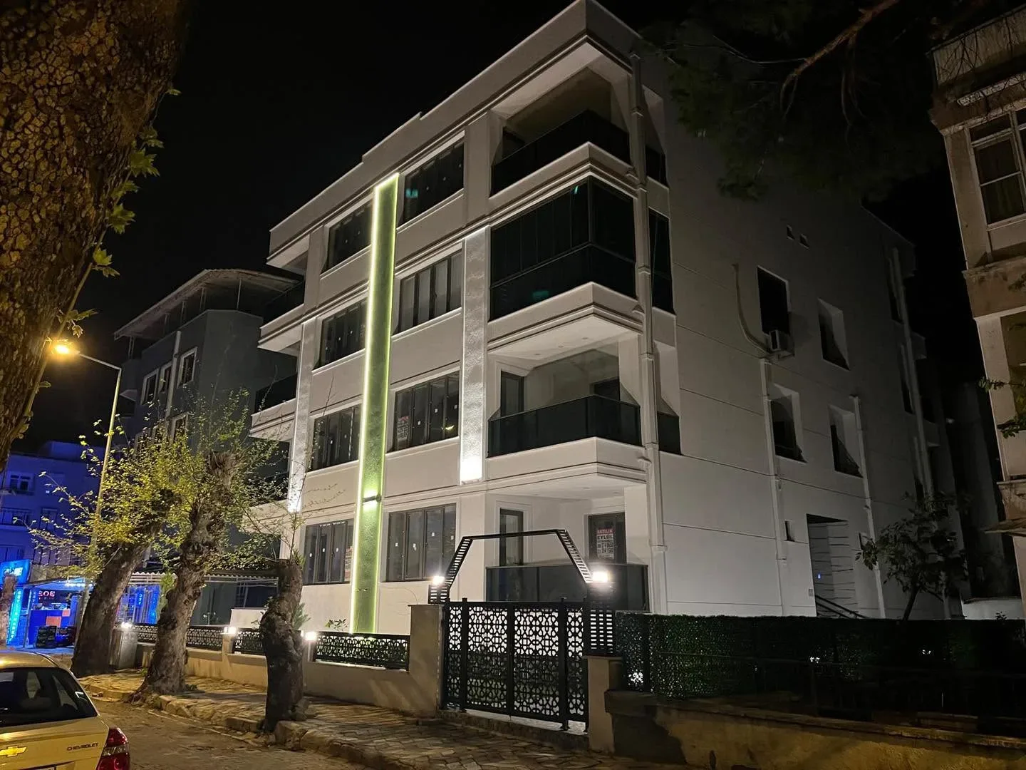 AKÇAY ÇAMLIYOL CADDESİNDE DENİZ VE DAĞ MANZARALI KAT DUBLEKSİ