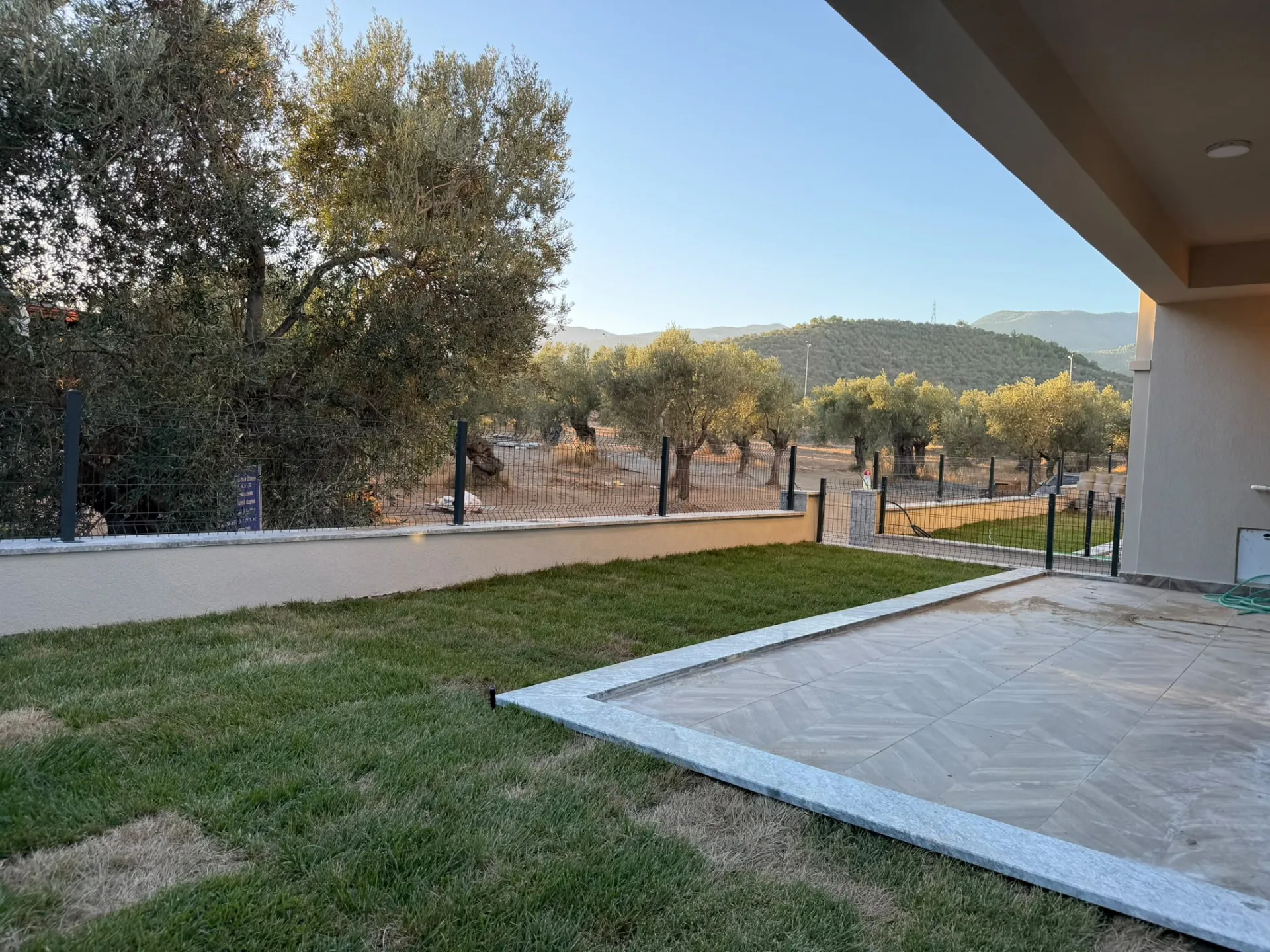 GÜRE SAHİLİNDE MÜSTAKİL TADINDA 2+1 BAHÇE KULLANIMLI SIFIR DAİRE - Görsel 5