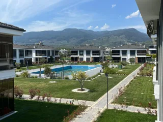GÜRE SAHİLİNDE ULTRA LÜX HAVUZLU SİTE İÇERİSİNDE 2 ODA 1 SALON AYRI MUTFAK MUHTEŞEM DAİRE - Görsel 1