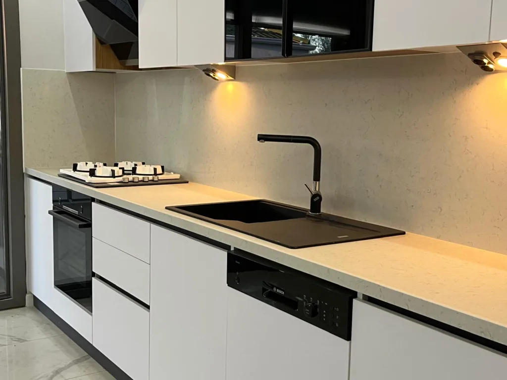 ALTINOLUKTA 4 ODA 1 SALON MUHTEŞEM  DENİZ VE DAĞ MANZARALI TRIPLEX VİLLA - Görsel 12