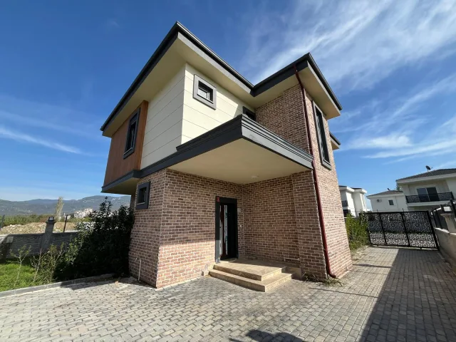 HAMİDİYE MAHALLESİNDE 3+1 TAM MÜSTAKİL KULLANIŞLI VİLLA