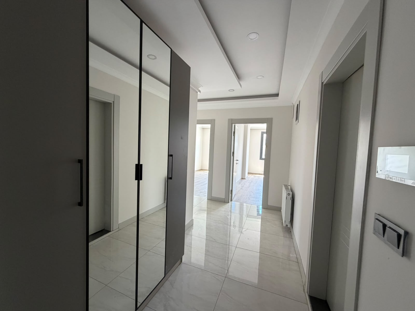 ALTINKUMDA ARA KAT ÖN CEPHE 2+1 AYRI MUTFAK LÜX DAİRE - Görsel 16