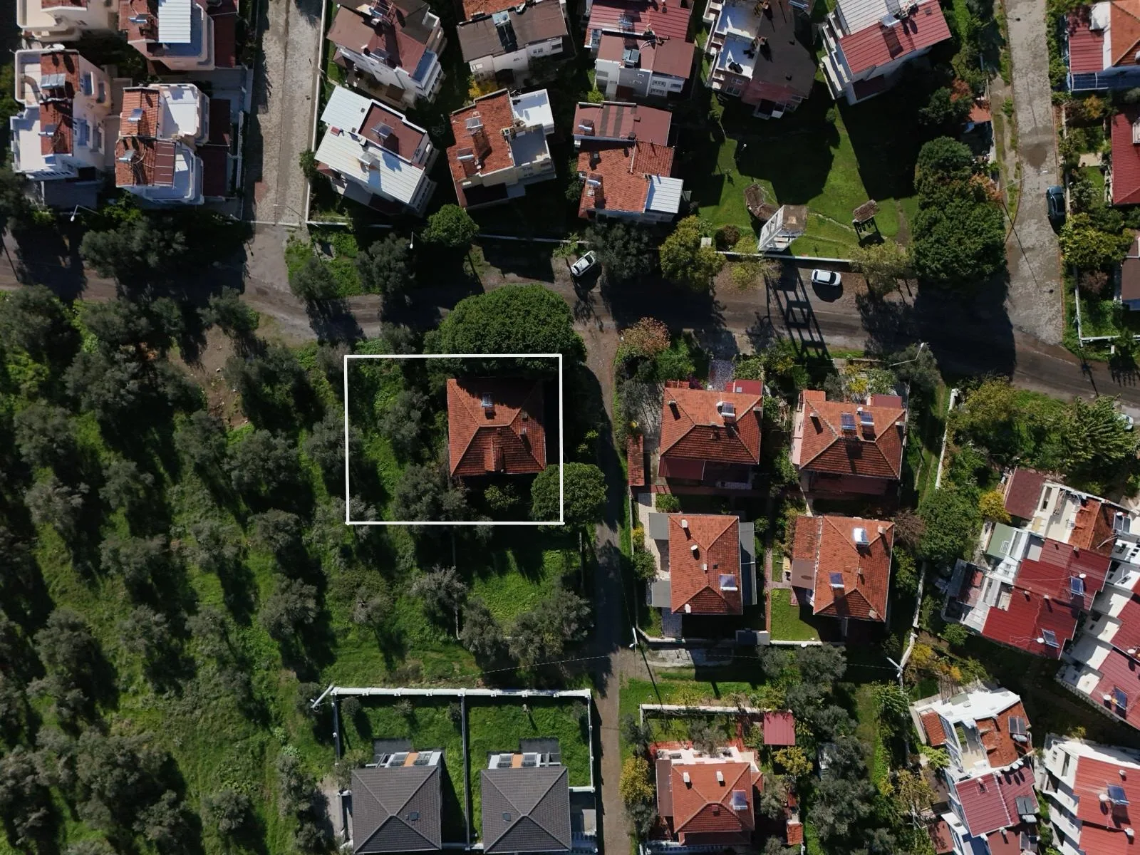 GÜRE HAVACILAR MEVKİ ÇOK GENİŞ DENİZE 100 METRE VİLLA - Görsel 1