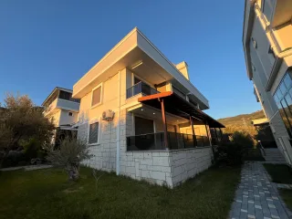 ALTINOLUKTA 4 ODA 1 SALON MUHTEŞEM  DENİZ VE DAĞ MANZARALI TRIPLEX VİLLA - Görsel 1