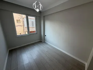 AKÇAYDA MERKEZİ LOKASYON FULL DEKORASYONLU 3+1 ARA KAT DAİRE - Görsel 20
