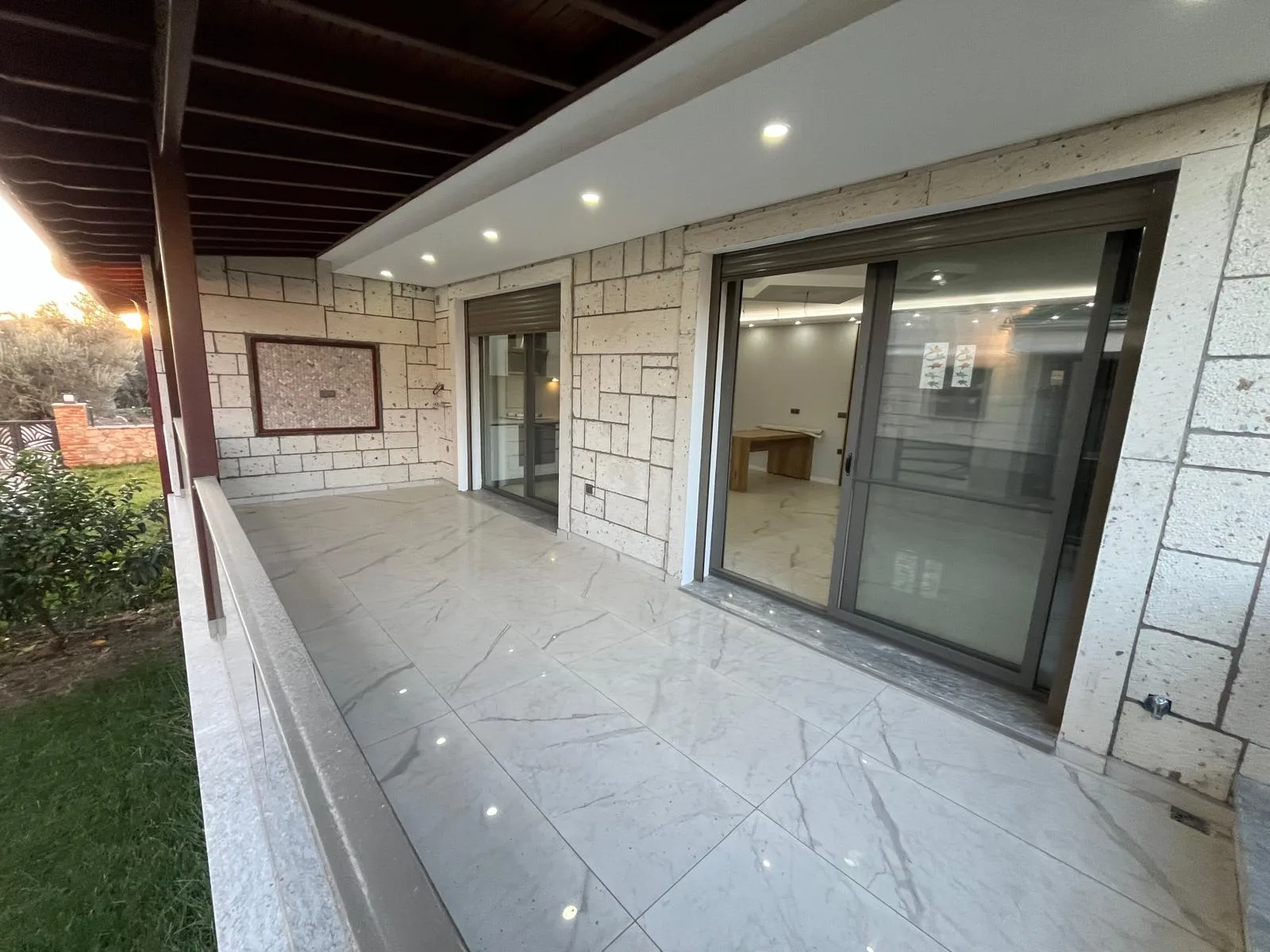 ALTINOLUKTA 4 ODA 1 SALON MUHTEŞEM  DENİZ VE DAĞ MANZARALI TRIPLEX VİLLA - Görsel 14