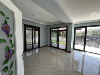 GÜRE İSKELE SAHİLİNDE BİRİNCİ MİGROSUN KÖŞESİNDE MÜSTAKİL TRİPLEX VİLLA - Görsel 3