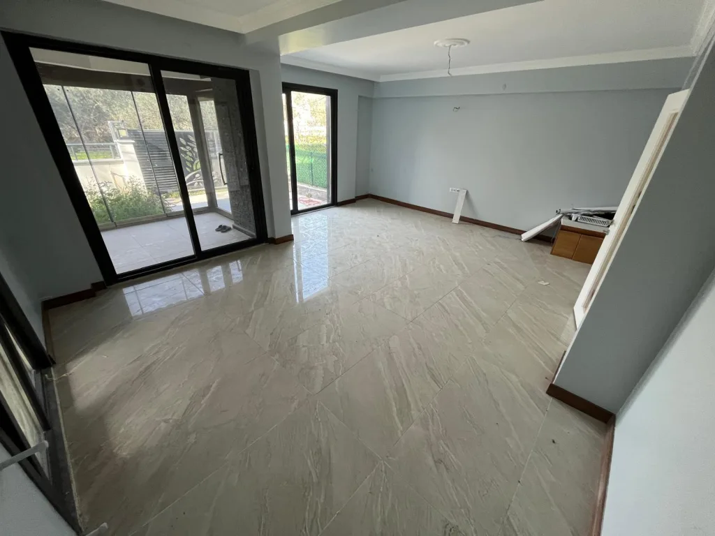 GÜRE İSKELE SAHİLİNDE BİRİNCİ MİGROSUN KÖŞESİNDE MÜSTAKİL TRİPLEX VİLLA - Görsel 12
