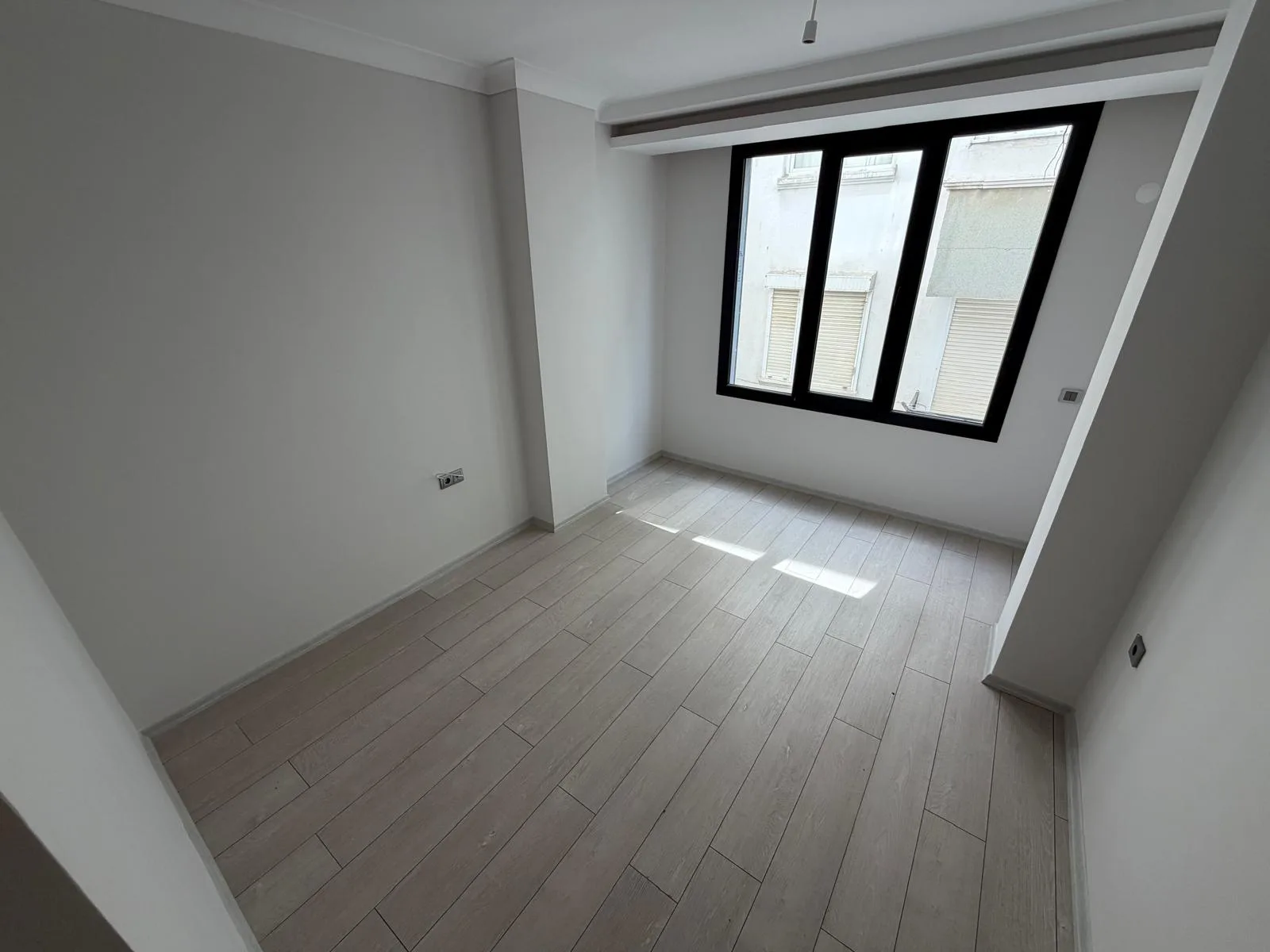 ALTINKUMDA DENİZE ÇOK YAKIN 3+1 CADDE ÜSTÜ 0 DAİRE - Görsel 17