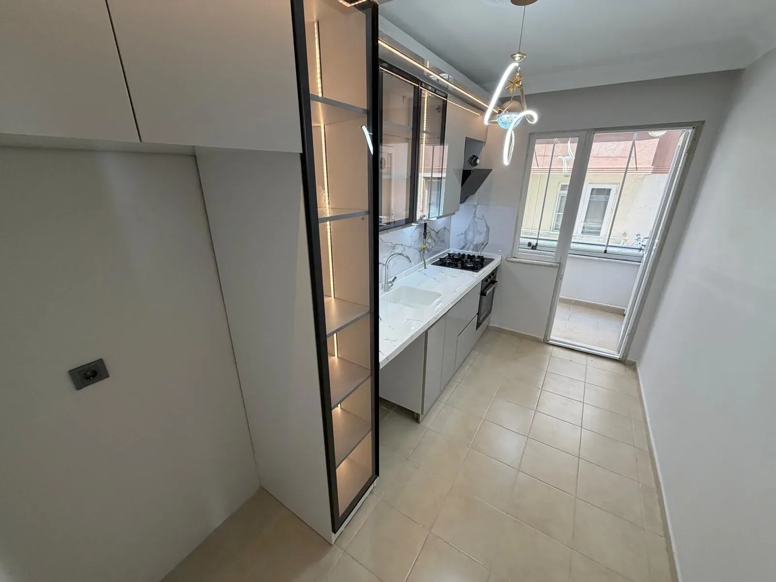 ALTINKUMDA CADDE ÜZERİNDE GÖZ DOLDURAN 2+1 DAİRE - Görsel 8