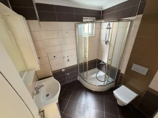 AKÇAYDA DENİZE 30 METRE MESAFEDE GENÇ VE KEYİFLİ VİLLA - Görsel 23