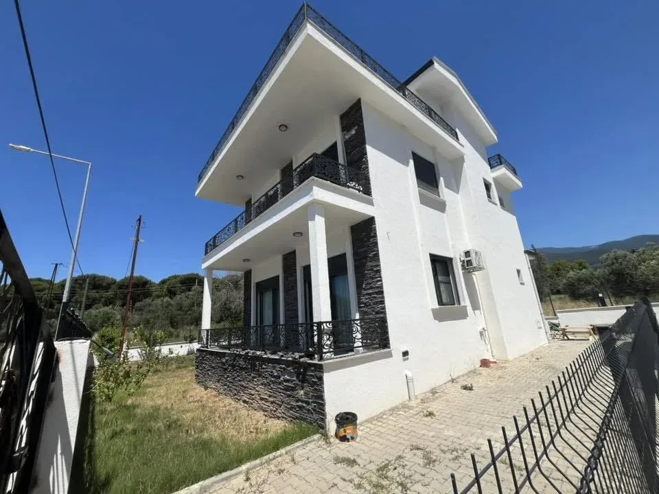 GÜRE RAMADA OTEL BÖLGESİNDE TAM BAĞIMSIZ LÜX MÜSTAKİL 3 ODA 1 SALON UYGUN FİYATLI VİLLA