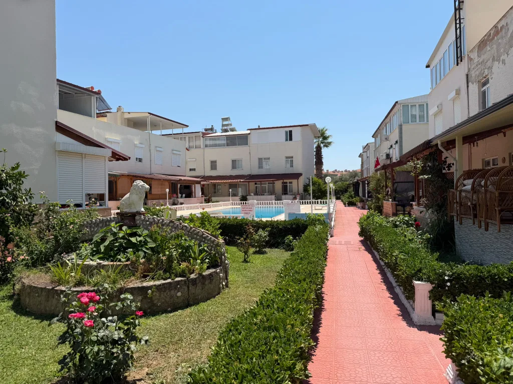 ALTINOLUK AVCILAR ALTINDA DAİRE FİYATINA TRİPLEX VİLLA 3+1 HAVUZLU SİTE İÇERİSİNDE - Görsel 6