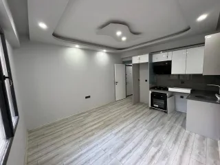 AKÇAY ÇAMLIYOL CADDESİNDE FIRSAT 1+1 SIFIR DAİRE - Görsel 10