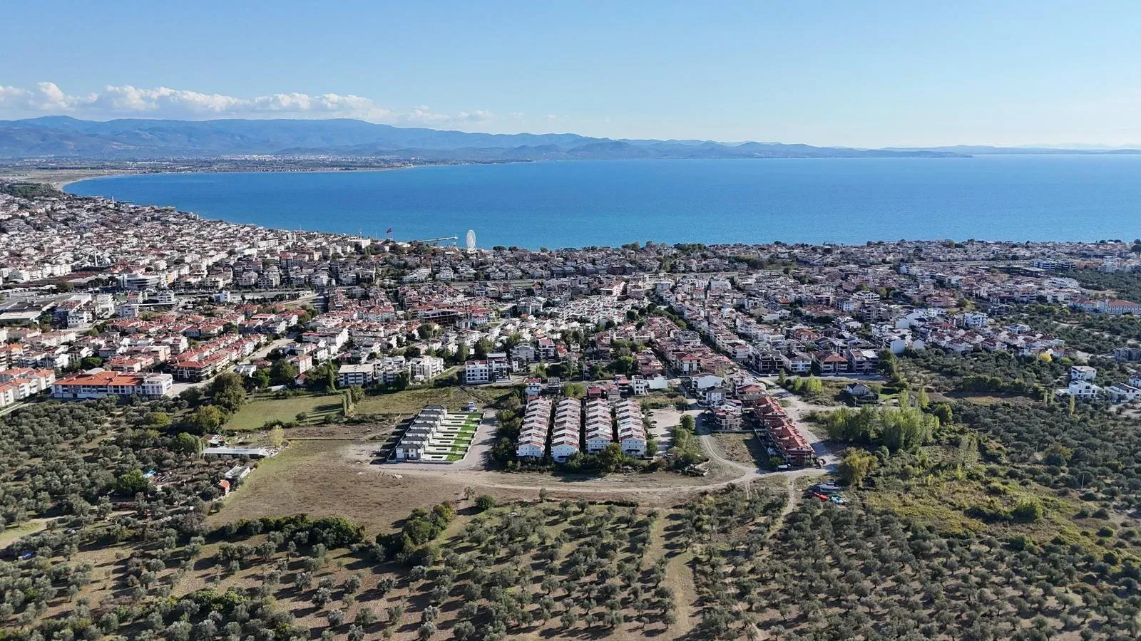 AKÇAY CEMİL TEMEL MAHALLESİNDE 661 METREKARE %15 iMARLI ARSA