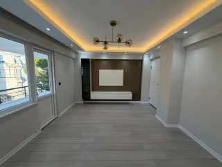AKÇAYDA MERKEZİ LOKASYON FULL DEKORASYONLU 3+1 ARA KAT DAİRE - Görsel 8