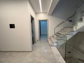 GÜRE SAHİLİNDE TAM MÜSTAKİL SAUNALI FOURLEX DENİZ MANZARALI KAPALI GARAJLI ULTRA LÜX VİLLA - Görsel 23