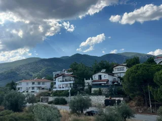 GÜRE KAVURMACILAR YOLUNDA DAĞ VE DENİZ MANZARALI 3+1 LÜX TRİPLEX VİLLA - Görsel 23