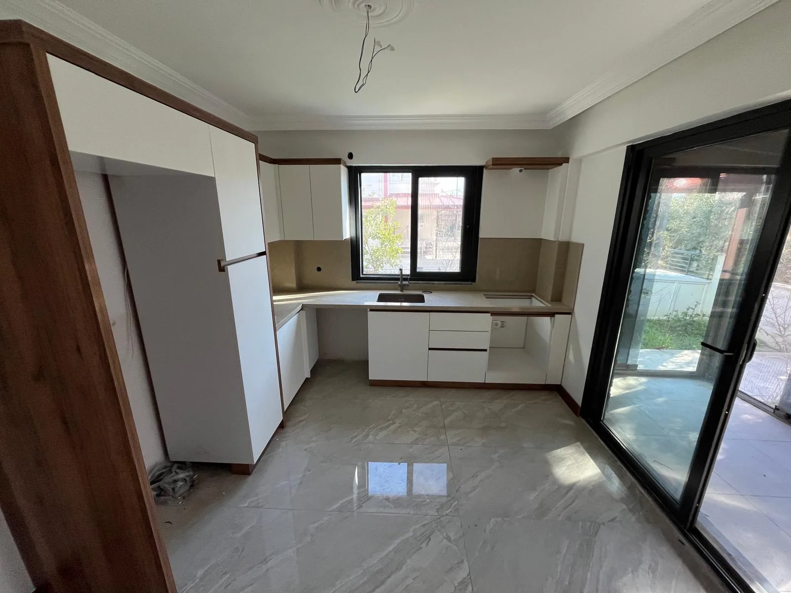 GÜRE İSKELE SAHİLİNDE BİRİNCİ MİGROSUN KÖŞESİNDE MÜSTAKİL TRİPLEX VİLLA - Görsel 18