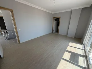 AKÇAYDA DENİZE ÇOK YAKIN ÖZEL MİMARİSİYLE ETKİLEYEN OTOPARKLI DUBLEKS - Görsel 27