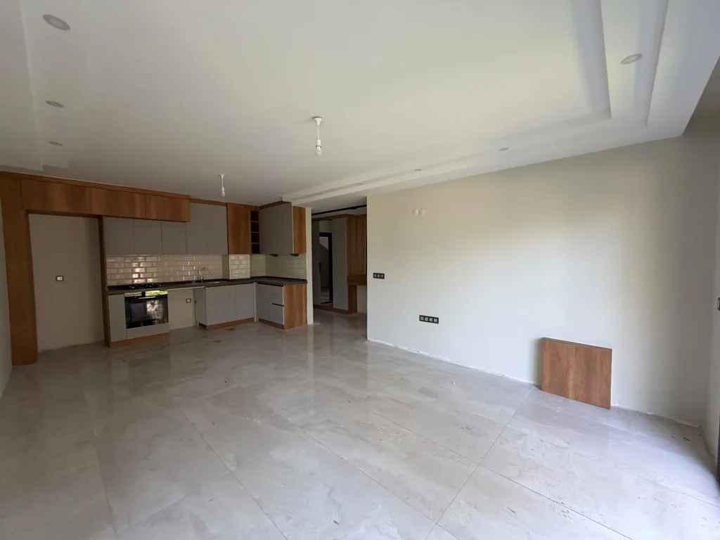 ALTINOLUK SAHİLİNDE  BAHÇE KULLANIMLI DENİZE 200 METRE MESAFEDE MUHTEŞEM DAİRE - Görsel 11