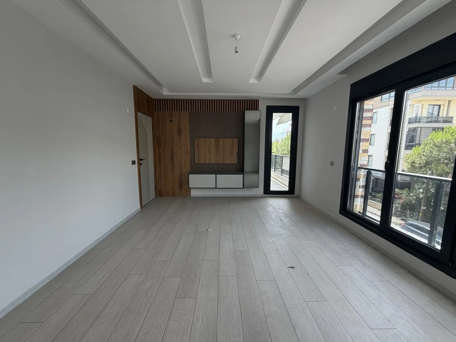 ALTINKUMDA DENİZE ÇOK YAKIN 3+1 CADDE ÜSTÜ 0 DAİRE - Görsel 3