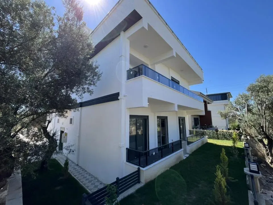 ZEYTİNLİDE MÜSTAKİL TADINDA 2+1 BAHÇE KULLANIMLI AYRI MUTFAK DAİRE