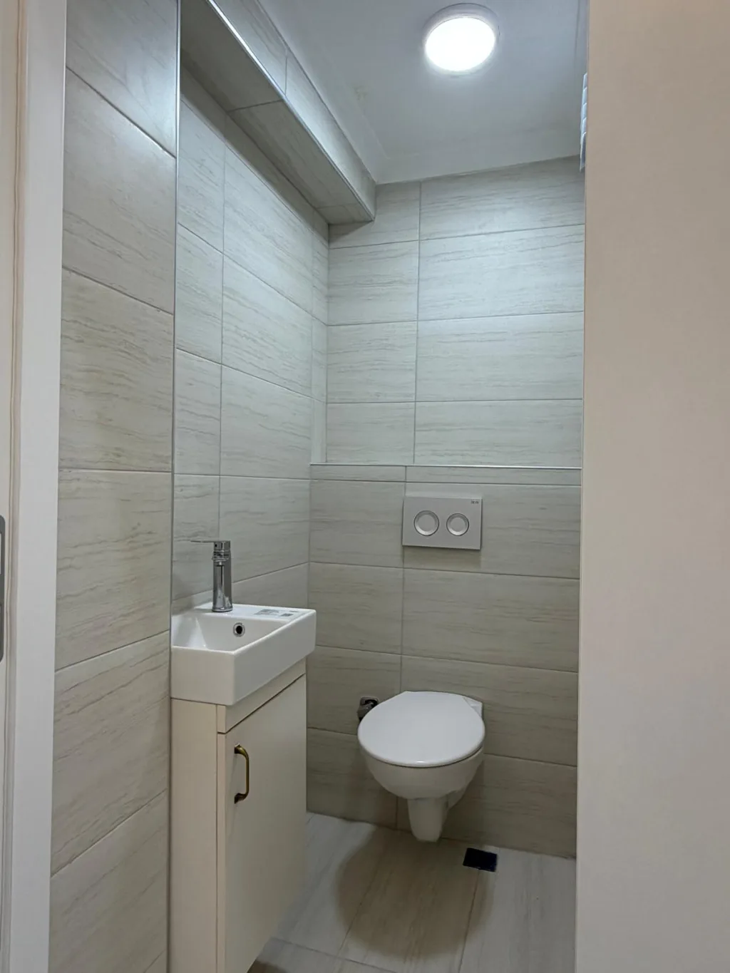 AKÇAYDA MERKEZİ LOKASYON FULL DEKORASYONLU 3+1 ARA KAT DAİRE - Görsel 28