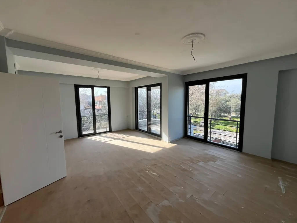 GÜRE İSKELE SAHİLİNDE BİRİNCİ MİGROSUN KÖŞESİNDE MÜSTAKİL TRİPLEX VİLLA - Görsel 21
