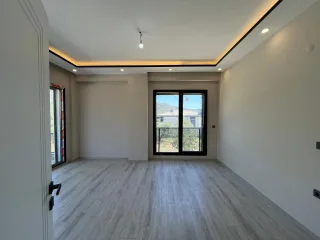 ALTINOLUK MERKEZDE FULL DENİZ MANZARALI 3+1 AYRI MUTFAK TRIPLEX GENİŞ BAHÇELİ VİLLA - Görsel 20