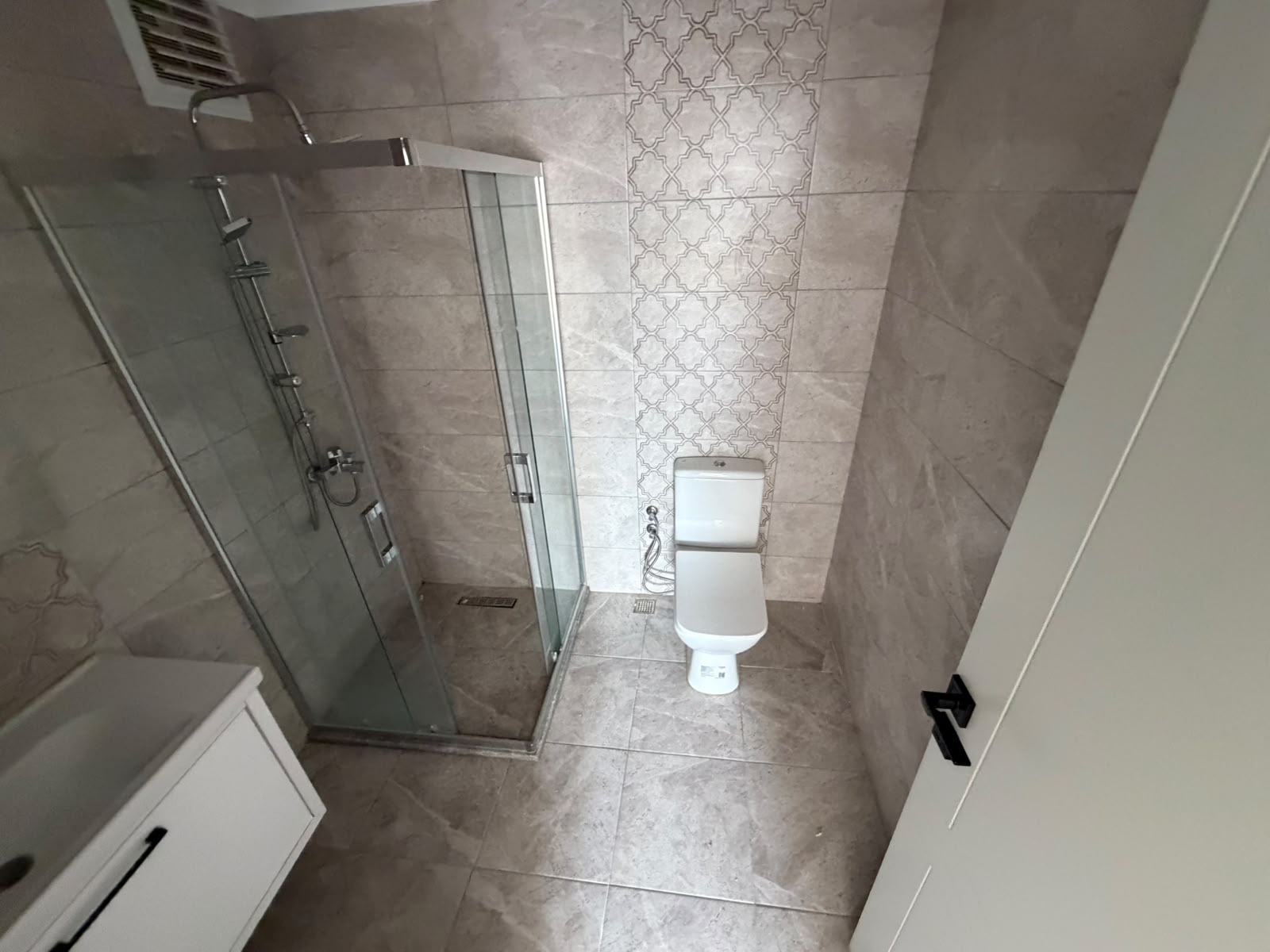 ALTINKUMDA ARA KAT ÖN CEPHE 2+1 AYRI MUTFAK LÜX DAİRE - Görsel 22