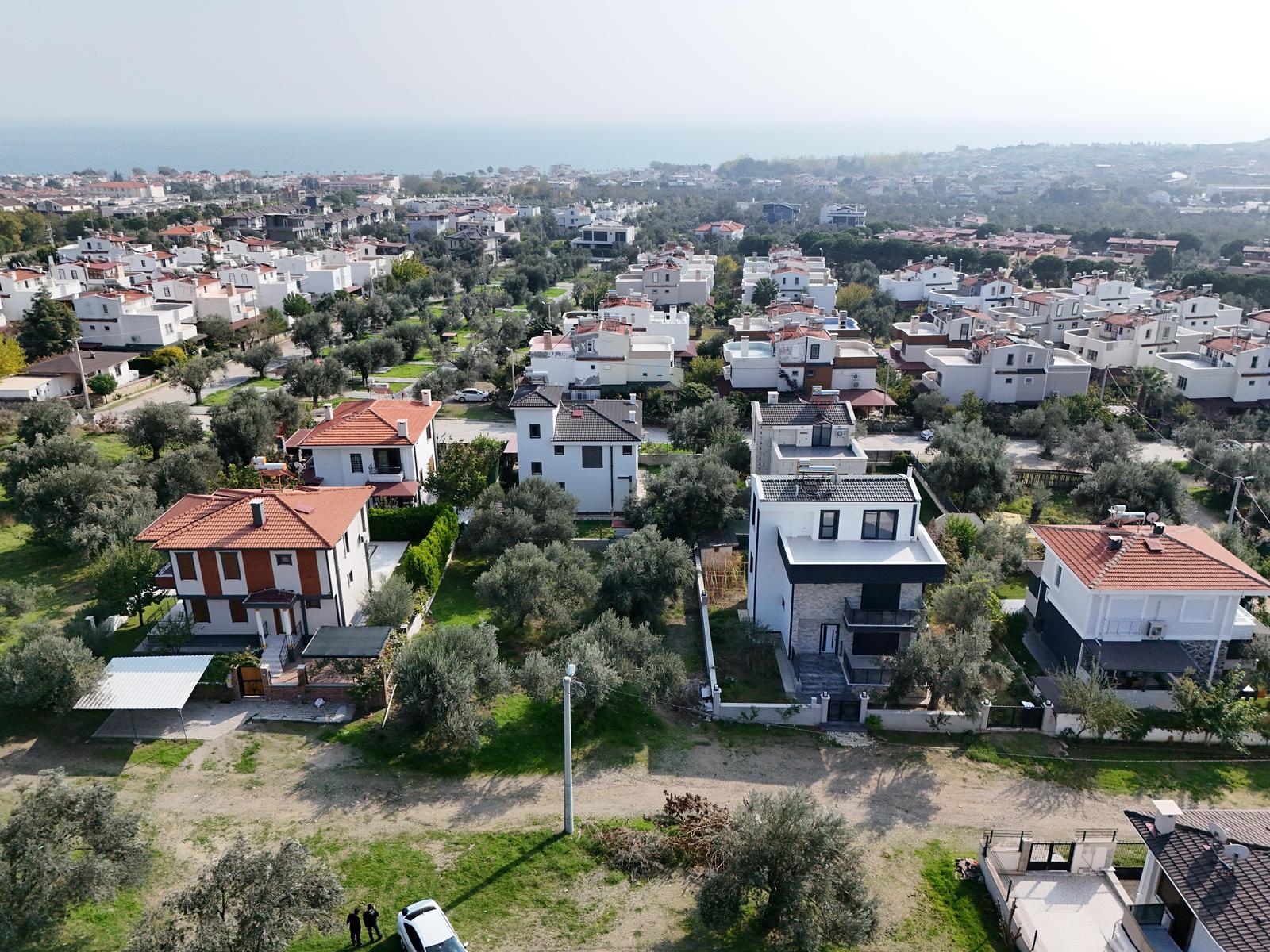 GÜRE ÇAMLIBELDE TEK VİLLALIK ARSA