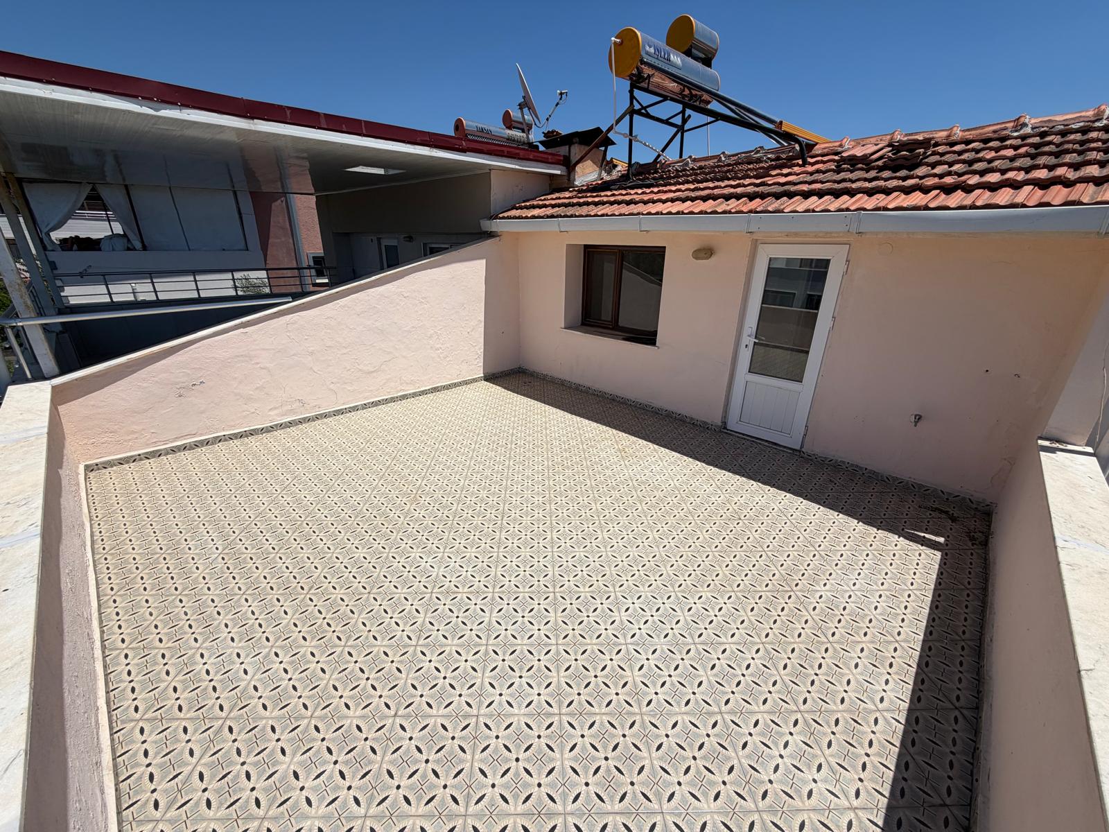 GÜRE DENİZ TARAFINDA DAİRE FİYATINA TRİPLEKS VİLLA - Görsel 20
