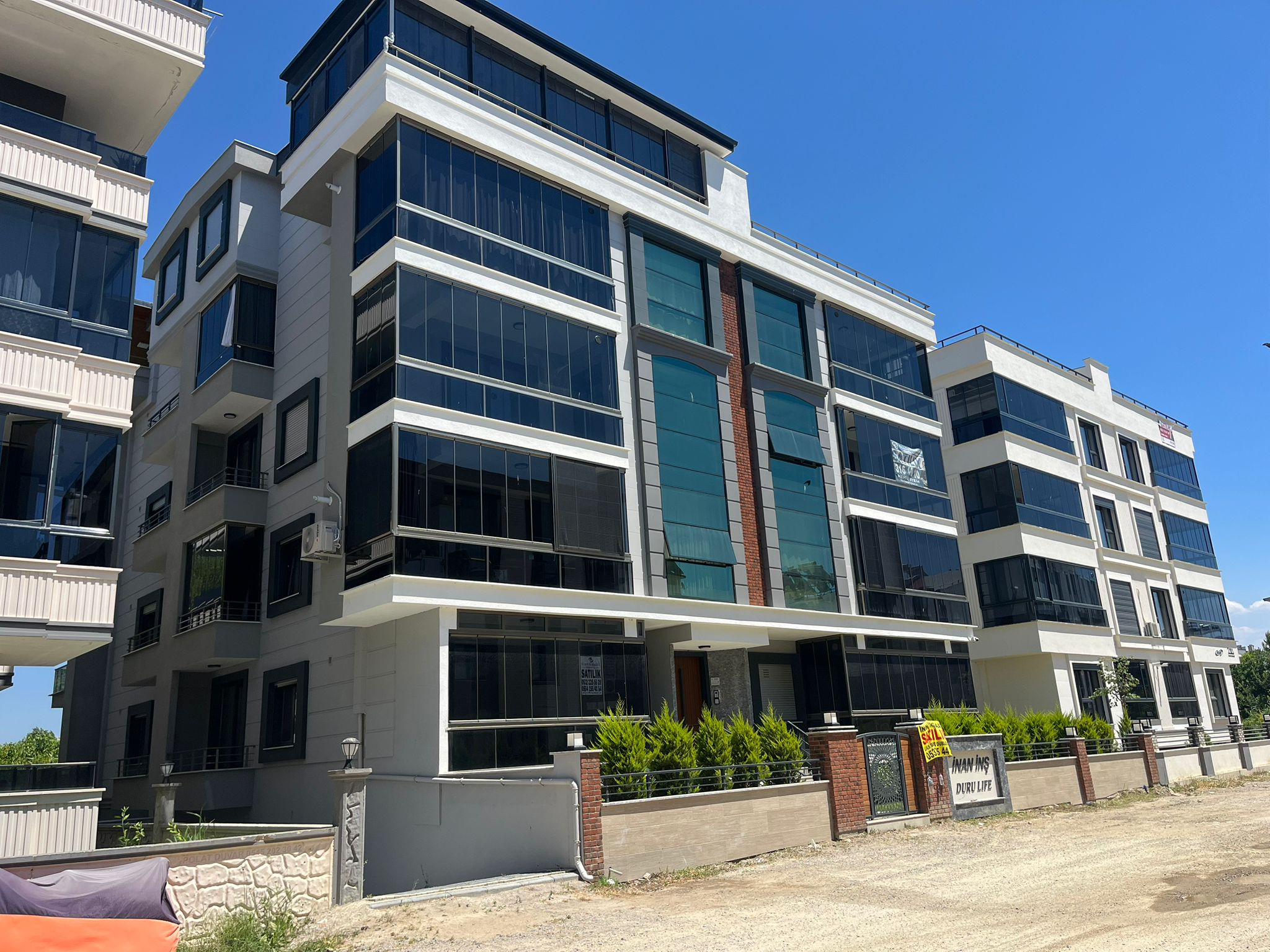 ALTINKUMDA ULTRA LÜX KAPALI OTOPARKLI 2+1 AYRI MUTFAK DAİRE - Görsel 1