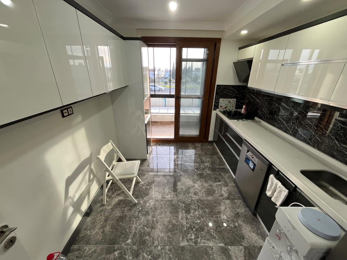 GÜRE AKÇAY YOLU ÜZERİNDE ÖNÜ KAPANMAZ  3 ODA 1 SALON 2 AYRI MUTFAKLI DUBLEKS DAİRE - Görsel 8