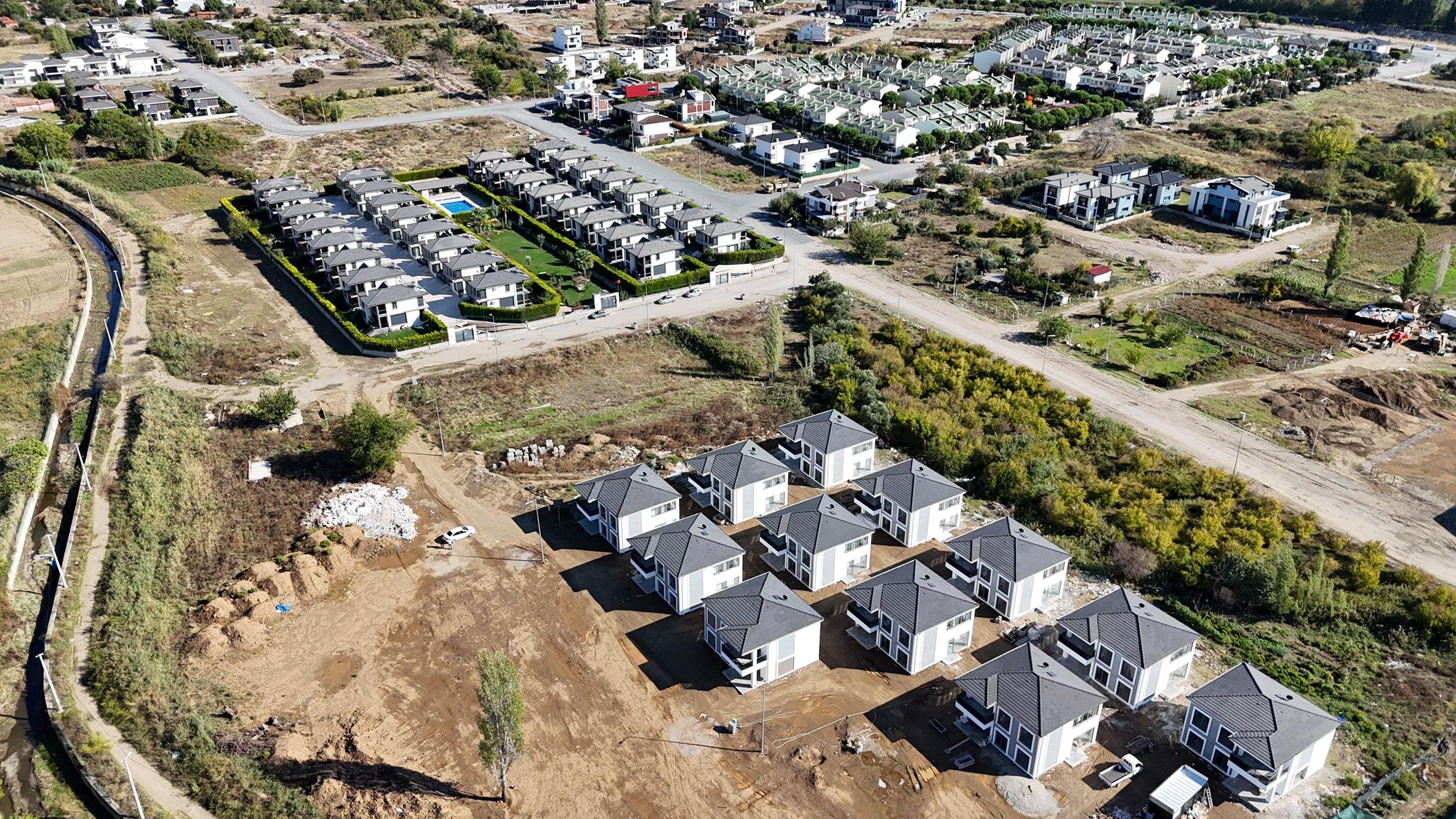 EDREMİT HAMİDİYE'DE 5 VİLLALIK YATIRIMLIK ARSA - Görsel 2