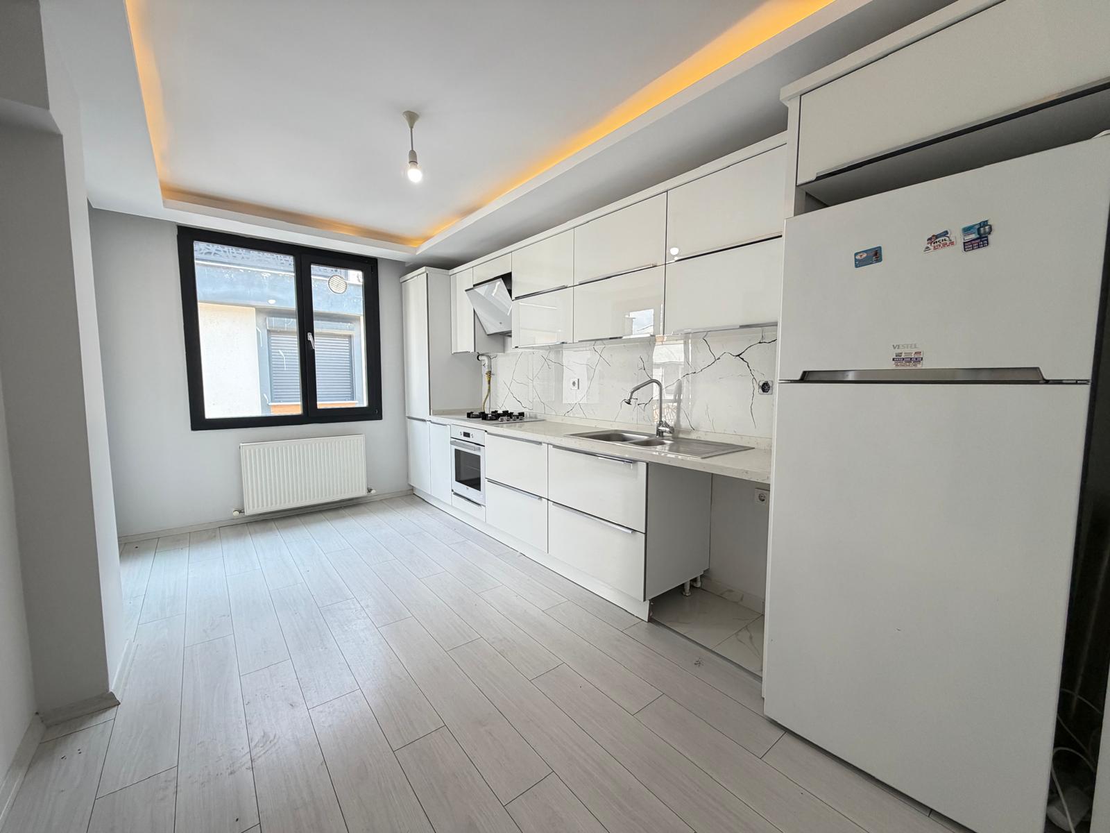 AKÇAYIN EN PRESTİJLİ SİTESİNDE 3+1 AYRI MUTFAK LÜKS DAİRE - Görsel 11